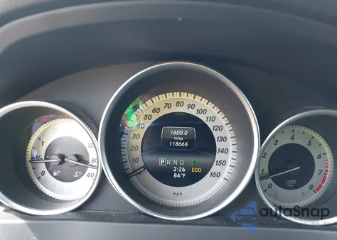 2014 Mercedes-Benz C 300 4Matic z USA, uszkodzony, nr VIN WDDGF8AB0ER321654